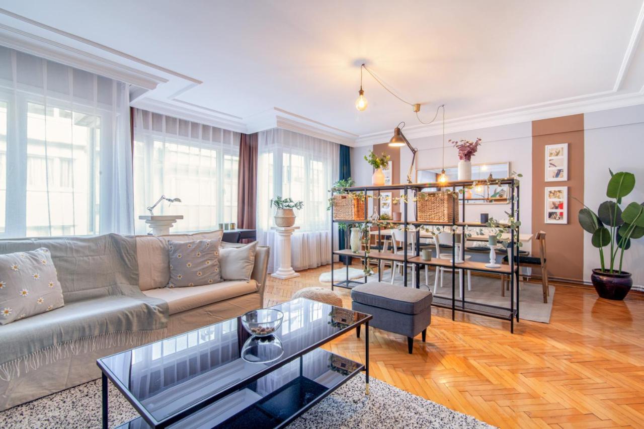 Gorgeous Flat With Lovely Balcony In Nisantasi Istanboel Buitenkant foto